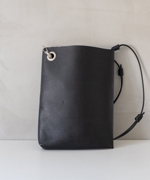 Senti（センティ）の「SENTI SHRINK LEATHER SHOULDER BAG シュリンクレザーショルダーバッグ（ショルダーバッグ・メンズ・ブラック/ブラック系その他・FREE）」の18枚目の写真