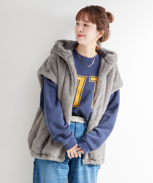 B.C STOCK（ベーセーストック）の「手洗い可 / フード付きミンク調ファーベスト（その他アウター・レディース・ベージュ/グレー・FREE）」の8枚目の写真