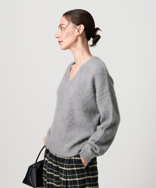 フォックスカシミヤブレンド Vネックニットプルオーバー（ニット