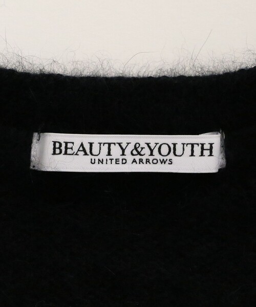 BEAUTY&YOUTH UNITED ARROWS(ビューティーアンドユースユナイテッドアローズ)の「フォックスカシミヤブレンド Vネックニットプルオーバー(ニット/セーター・レディース・ベージュ/ライトグレー/ダークブラウン/ライム/ブラック・FREE)」の7枚目の写真