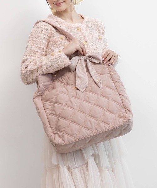 RANDA（ランダ）の「【A4対応】2WAY リボンキルティングトートバッグ（トートバッグ・レディース・ベージュ/アイボリー/ブラック/ブルー/ピンク・FREE）」の5枚目の写真