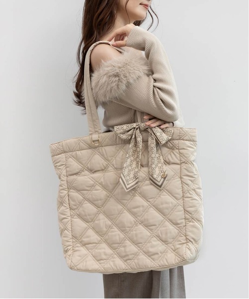 RANDA（ランダ）の「【A4対応】2WAY リボンキルティングトートバッグ（トートバッグ・レディース・ベージュ/アイボリー/ブラック/ブルー/ピンク・FREE）」の9枚目の写真