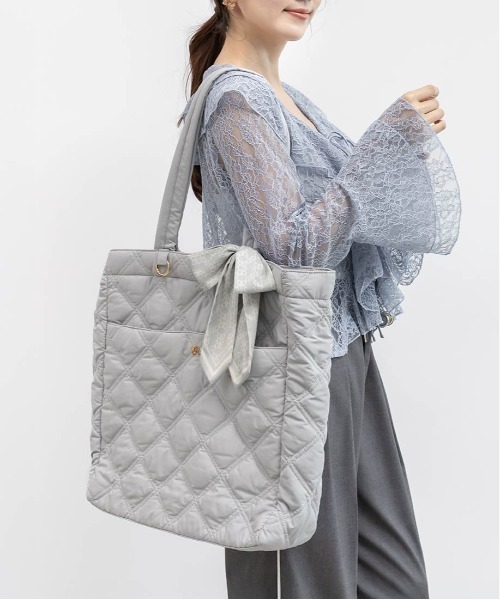 RANDA（ランダ）の「【A4対応】2WAY リボンキルティングトートバッグ（トートバッグ・レディース・ベージュ/アイボリー/ブラック/ブルー/ピンク・FREE）」の17枚目の写真