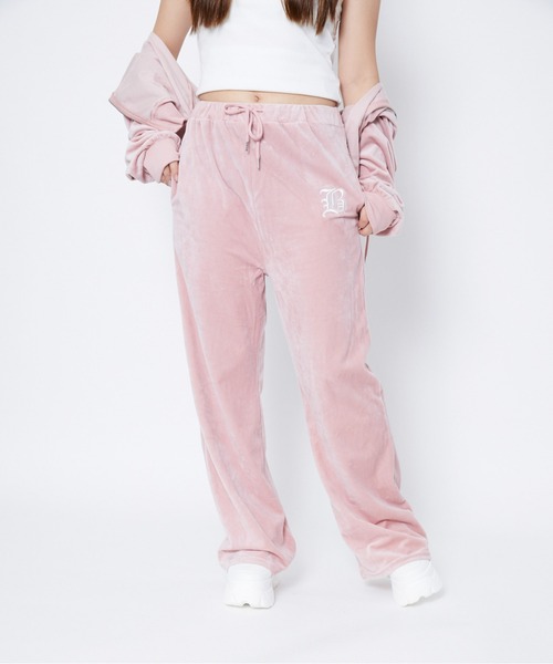 GORGE（ゴージ）の「《ベロア×フレアシルエット》レディース ロゴ刺繍