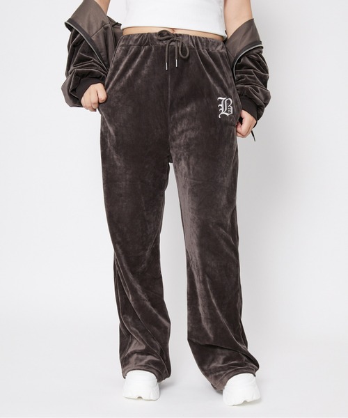 GORGE（ゴージ）の「《ベロア×フレアシルエット》レディース ロゴ刺繍