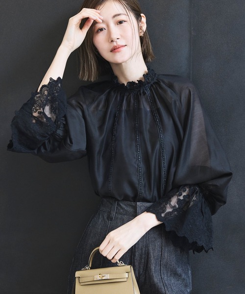 RUIRUE BOUTIQUE(ルイルエブティック)の「洗える | シアー ボリューム レース ブラウス | 長袖 シアートップス シャツ ブラウス(シャツ/ブラウス・レディース・オフホワイト/ブラック/チャコール・S/M/L/LL)」の3枚目の写真