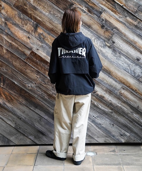 THRASHER(スラッシャー)の「NYLON SHELL JACKET/THRASHER スラッシャーナイロン シェル ジャケット マウンテンパーカー ウインドブレーカー 撥水 防風 フルジップ フード付きロゴ プリント アウトドア ストリート ユニセックス(ナイロンジャケット・メンズ・ブラック/カーキ・LARGE/X-LARGE/MEDIUM)」の14枚目の写真