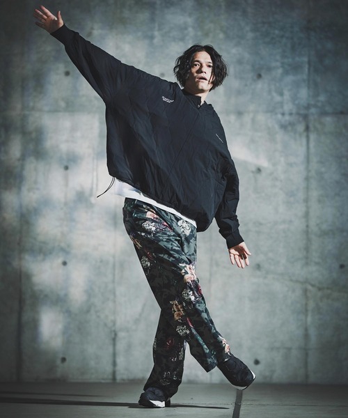 GLIMCLAP(グリムクラップ)の「mlt5414-Wave Quilted Ripstop Pullover ウェーブキルトプルオーバー(192-035-gla-cf)(その他トップス・メンズ・ブラック・S/M/L)」の6枚目の写真