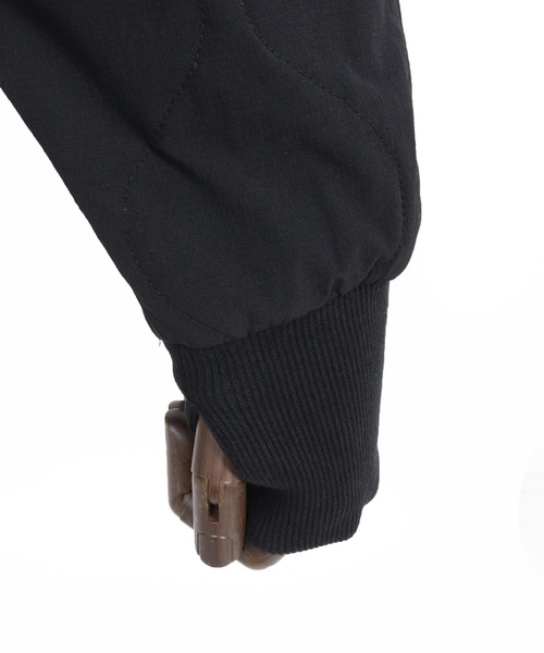 GLIMCLAP(グリムクラップ)の「mlt5414-Wave Quilted Ripstop Pullover ウェーブキルトプルオーバー(192-035-gla-cf)(その他トップス・メンズ・ブラック・S/M/L)」の18枚目の写真