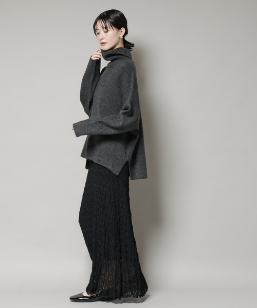 NANO universe（ナノユニバース）の「タートルワイドシルエット圧縮ニット（ニット/セーター・レディース・グレー/ライトベージュ/チャコール・FREE）」の9枚目の写真