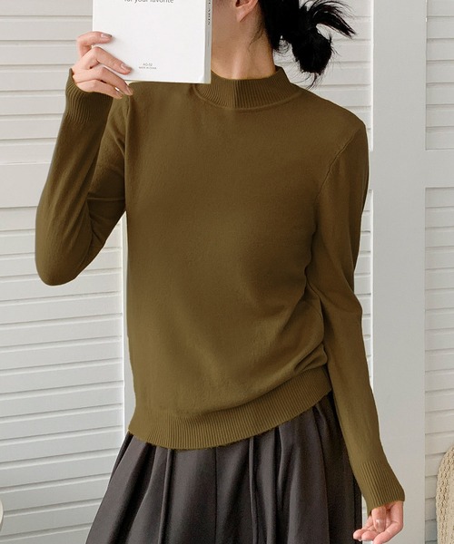 LOWO（ロワ）の「【12色展開】ハイネック ニット プルオーバー（ニット/セーター・レディース・オフホワイト/グレー/ブラック/グレイッシュベージュ/カーキ/ベビーピンク/モカ/ベージュ/マスタード/ブラウン/ピンク/レッド・FREE）」の8枚目の写真