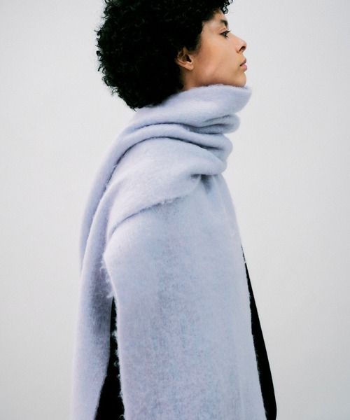 NOISE MAKER（ノイズメーカー）の「バイカラーボリュームフリンジマフラー（マフラー・レディース・ブルー系/ピンク系/グリーン系/ブラウン系/パープル系・FREE）」の8枚目の写真