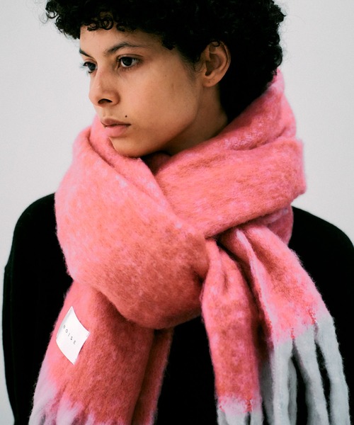 NOISE MAKER（ノイズメーカー）の「バイカラーボリュームフリンジマフラー（マフラー・レディース・ブルー系/ピンク系/グリーン系/ブラウン系/パープル系・FREE）」の15枚目の写真