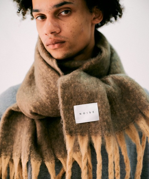 NOISE MAKER（ノイズメーカー）の「バイカラーボリュームフリンジマフラー（マフラー・レディース・ブルー系/ピンク系/グリーン系/ブラウン系/パープル系・FREE）」の11枚目の写真