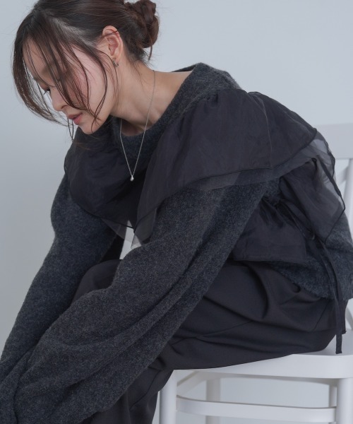 Bab(バブ)の「アシンメトリーフリルニットトップス(ニット/セーター・レディース・チャコールグレー/アイボリー/ブラウン・FREE)」の11枚目の写真