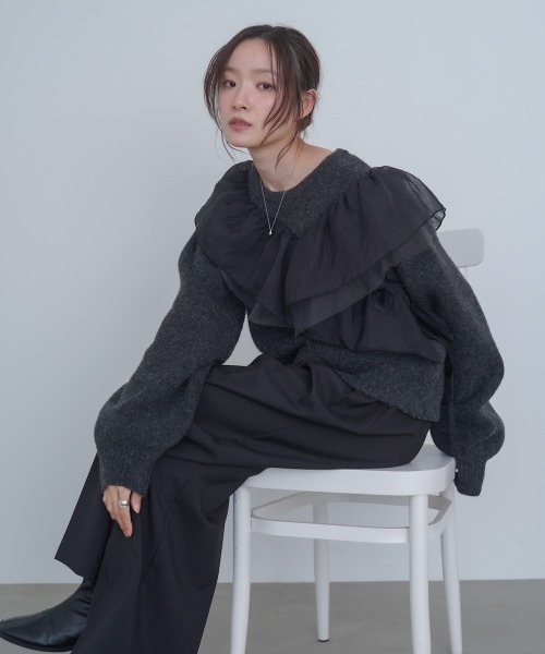 Bab(バブ)の「アシンメトリーフリルニットトップス(ニット/セーター・レディース・チャコールグレー/アイボリー/ブラウン・FREE)」の20枚目の写真