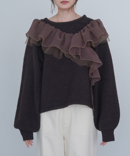 Bab(バブ)の「アシンメトリーフリルニットトップス(ニット/セーター・レディース・チャコールグレー/アイボリー/ブラウン・FREE)」の7枚目の写真