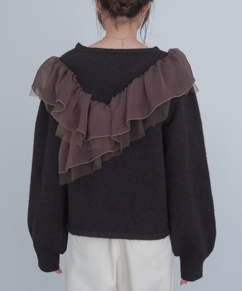 Bab(バブ)の「アシンメトリーフリルニットトップス(ニット/セーター・レディース・チャコールグレー/アイボリー/ブラウン・FREE)」の9枚目の写真