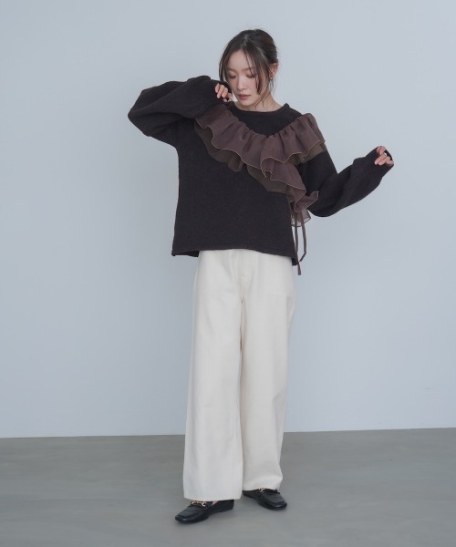 Bab(バブ)の「アシンメトリーフリルニットトップス(ニット/セーター・レディース・チャコールグレー/アイボリー/ブラウン・FREE)」の10枚目の写真