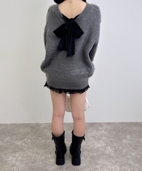 INGNI（イング）の「バックベロアリボンシャギーチュニックニット（ニット/セーター・レディース・モカ/ボルドー/チャコールグレー/アイボリー/グレー系3/ベージュ・M）」の11枚目の写真