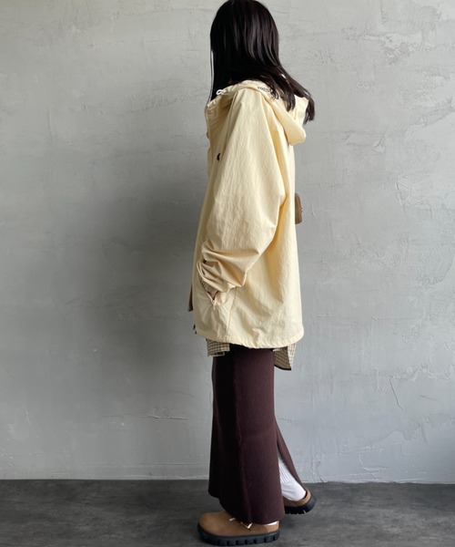 FRED PERRY（フレッドペリー）の「[FRED PERRY/フレッドペリー] 別注  フード刺繍 ナイロンシェルジャケット（ナイロンジャケット・レディース・ブラック/アイボリー/ベージュ・S/L/M）」の9枚目の写真