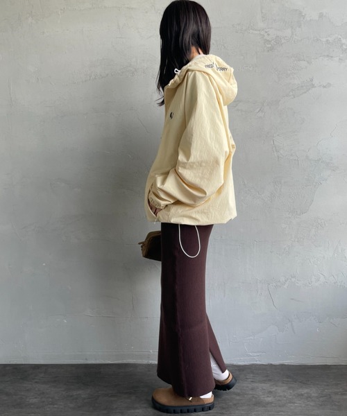 FRED PERRY（フレッドペリー）の「[FRED PERRY/フレッドペリー] 別注  フード刺繍 ナイロンシェルジャケット（ナイロンジャケット・レディース・ブラック/アイボリー/ベージュ・S/L/M）」の15枚目の写真