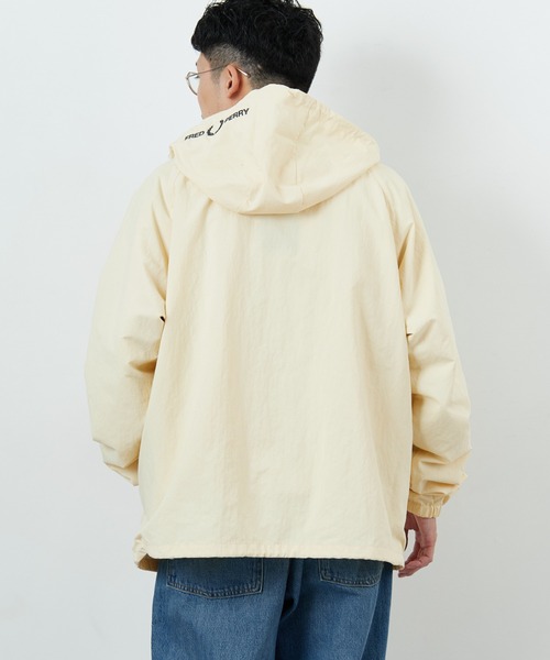 ナイロンジャケット フード付き クリーム色 FRED PERRY/フレッドペリー] 別注 フード刺繍 ナイロンシェル