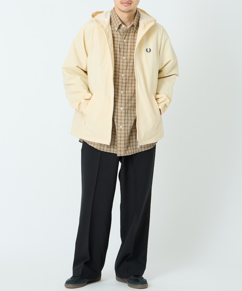 FRED PERRY/フレッドペリー] 別注 フード刺繍 ナイロンシェル