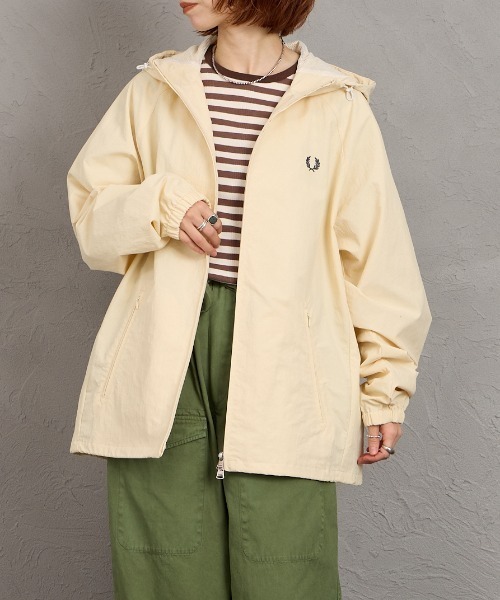 FRED PERRY/フレッドペリー] 別注 フード刺繍 ナイロンシェル