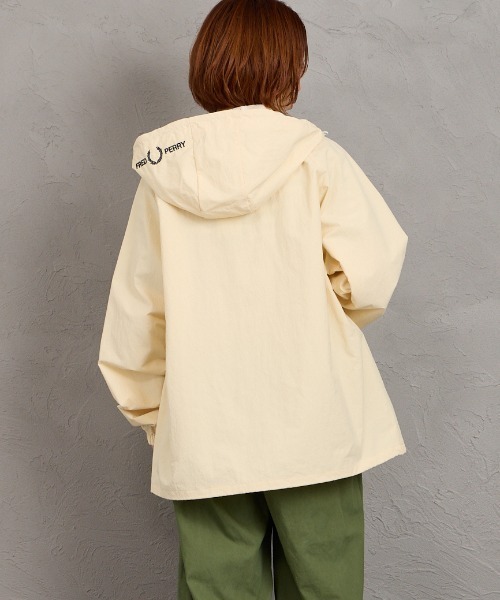 FRED PERRY/フレッドペリー] 別注 フード刺繍 ナイロンシェル