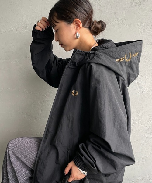 WEB先行予約】[FRED PERRY/フレッドペリー] 別注 フード刺繍 ナイロン