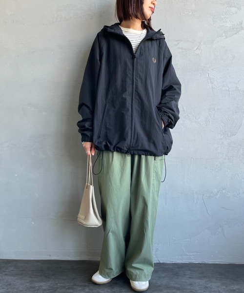 FRED PERRY/フレッドペリー] 別注 フード刺繍 ナイロンシェル