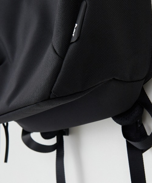 Aer（エアー）の「[AER/エアー] CITY PACK 2 バックパック（バックパック/リュック・メンズ・ブラック・ONE SIZE）」の3枚目の写真