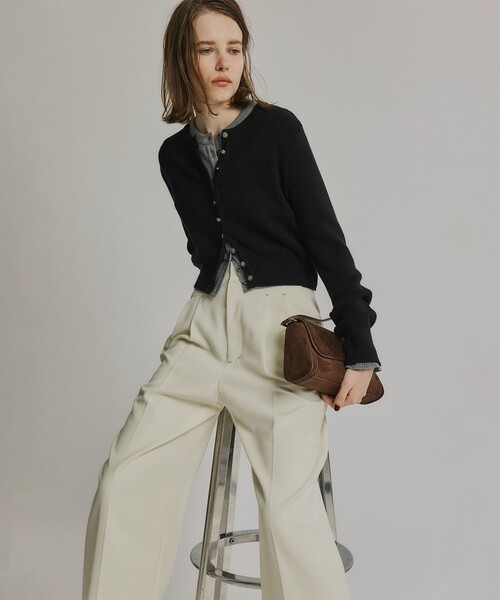 PUBLIC TOKYO（パブリックトウキョウ）の「コットンカシミアクルーカーデ【レイヤードトップスとしても】（カーディガン/ボレロ・レディース・ブラック/アイボリー/レッド/グレー・FREE）」の21枚目の写真