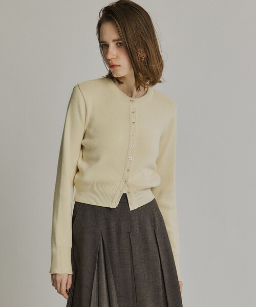 PUBLIC TOKYO（パブリックトウキョウ）の「コットンカシミヤクルーカーデ（カーディガン/ボレロ・レディース・ブラック/アイボリー/レッド/グレー・FREE）」の18枚目の写真