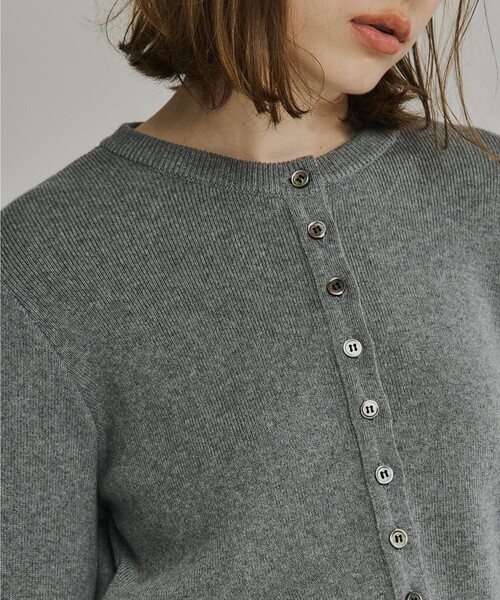 PUBLIC TOKYO（パブリックトウキョウ）の「コットンカシミヤクルーカーデ（カーディガン/ボレロ・レディース・ブラック/アイボリー/レッド/グレー・FREE）」の7枚目の写真