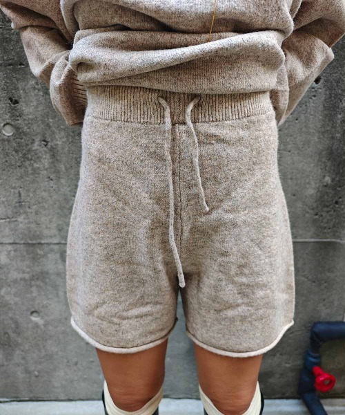 esutoreja(エストレジャ)の「ニットパンツセットアップ(セットアップ・レディース・ベージュ・FREE)」の20枚目の写真