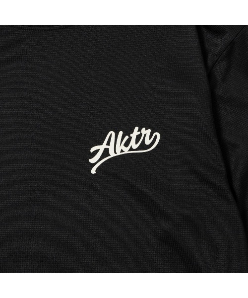 AKTR(アクター)の「AKTR TORSION NICK L/S SPORTS TEE(アクター トーション ニック ロングスリーブ スポーツ Tシャツ)(Tシャツ/カットソー・メンズ・ベージュ系/ブラック系/ブルー系・MEDIUM/LARGE/X-LARGE/XX-LARGE)」の6枚目の写真