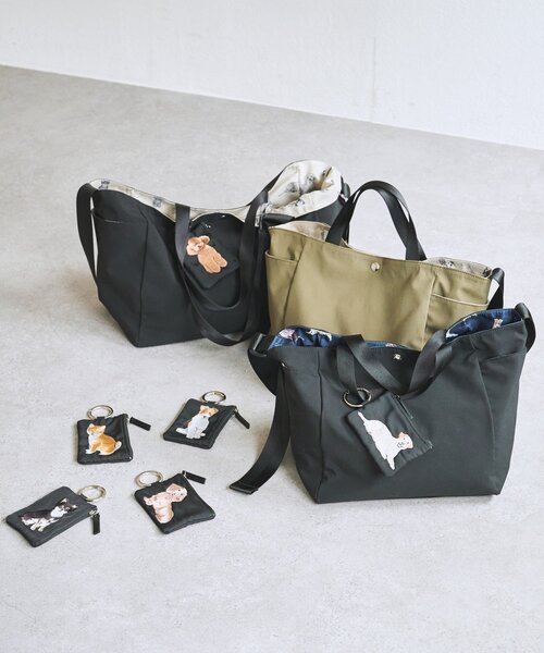BEARDSLEY(ビアズリー)の「DogプリントBAG(Lサイズ)(トートバッグ・レディース・ブラック・LARGE)」の2枚目の写真