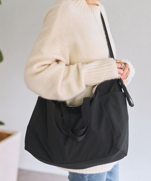 BEARDSLEY(ビアズリー)の「DogプリントBAG(Lサイズ)(トートバッグ・レディース・ブラック・LARGE)」の3枚目の写真