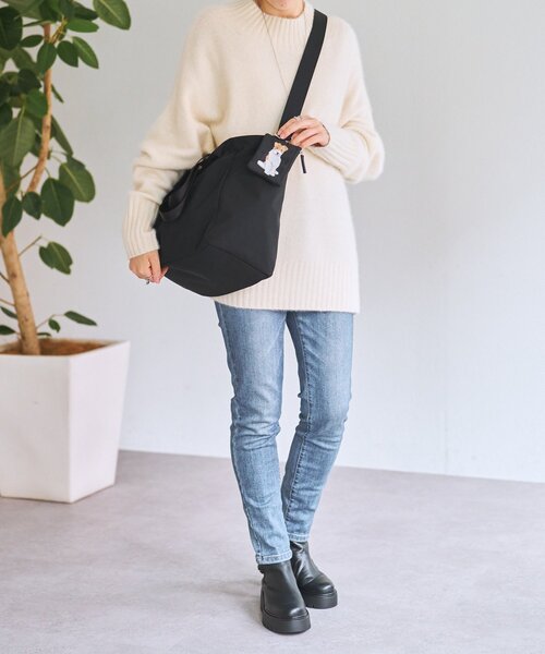 BEARDSLEY(ビアズリー)の「DogプリントBAG(Lサイズ)(トートバッグ・レディース・ブラック・LARGE)」の5枚目の写真