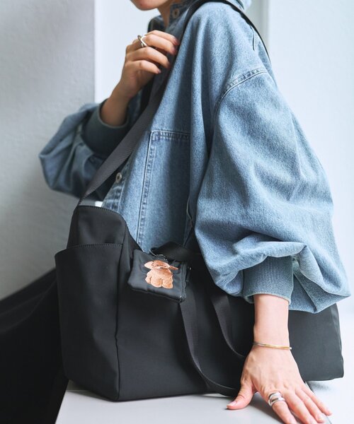 BEARDSLEY(ビアズリー)の「DogプリントBAG(Lサイズ)(トートバッグ・レディース・ブラック・LARGE)」の12枚目の写真