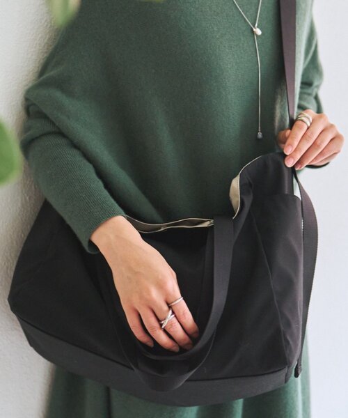 BEARDSLEY(ビアズリー)の「DogプリントBAG(Lサイズ)(トートバッグ・レディース・ブラック・LARGE)」の15枚目の写真