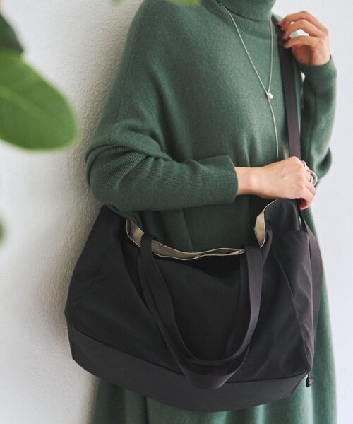 BEARDSLEY(ビアズリー)の「DogプリントBAG(Lサイズ)(トートバッグ・レディース・ブラック・LARGE)」の16枚目の写真