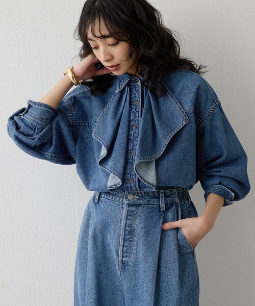 Whim Gazette（ウィムガゼット）の「フリルデニムブラウス（シャツ/ブラウス・レディース・ブルー・FREE）」の3枚目の写真