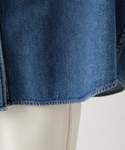 Whim Gazette（ウィムガゼット）の「フリルデニムブラウス（シャツ/ブラウス・レディース・ブルー・FREE）」の18枚目の写真