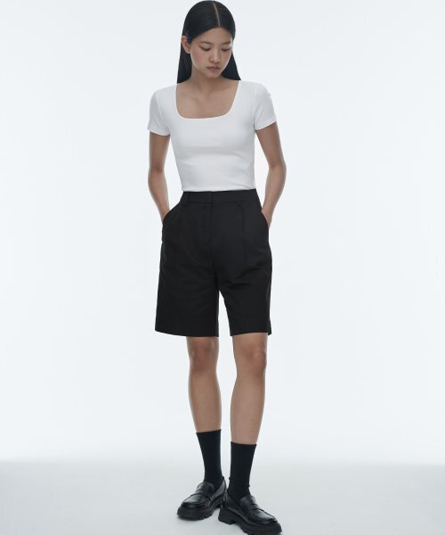 MUSINSA STANDARD WOMAN（ムシンサスタンダードウーマン）の「ウィメンズスリムスクエアネックTシャツ[ホワイト]（Tシャツ/カットソー・レディース・その他・SMALL/MEDIUM/LARGE/X-LARGE/X-SMALL）」の4枚目の写真