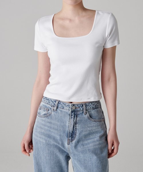 MUSINSA STANDARD WOMAN（ムシンサスタンダードウーマン）の「ウィメンズスリムスクエアネックTシャツ[ホワイト]（Tシャツ/カットソー・レディース・その他・SMALL/MEDIUM/LARGE/X-LARGE/X-SMALL）」の6枚目の写真
