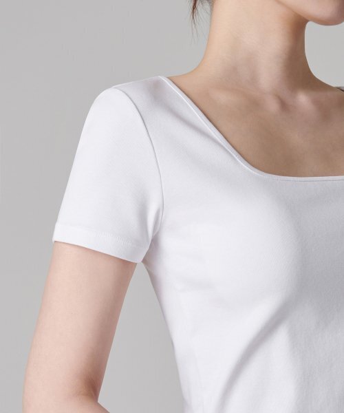 MUSINSA STANDARD WOMAN（ムシンサスタンダードウーマン）の「ウィメンズスリムスクエアネックTシャツ[ホワイト]（Tシャツ/カットソー・レディース・その他・SMALL/MEDIUM/LARGE/X-LARGE/X-SMALL）」の10枚目の写真