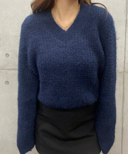 ROGER AND RAW(ロジャーアンドロウ)の「モヘアタッチVネックニットトップス(ニット/セーター・レディース・ブラック/ネイビー/グレー/カーキ・FREE)」の10枚目の写真